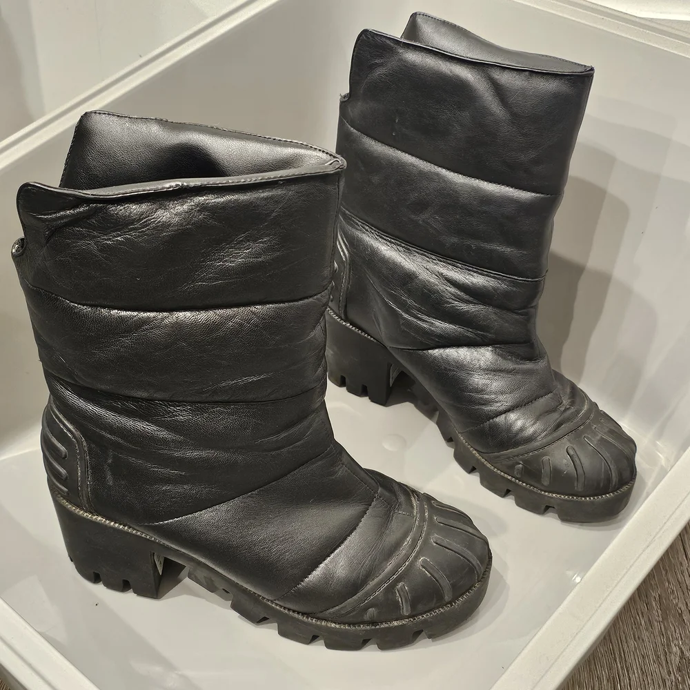 SCHUTZ Black Winter Boots